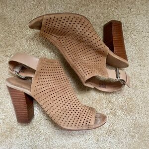 Tahari perforated sandal